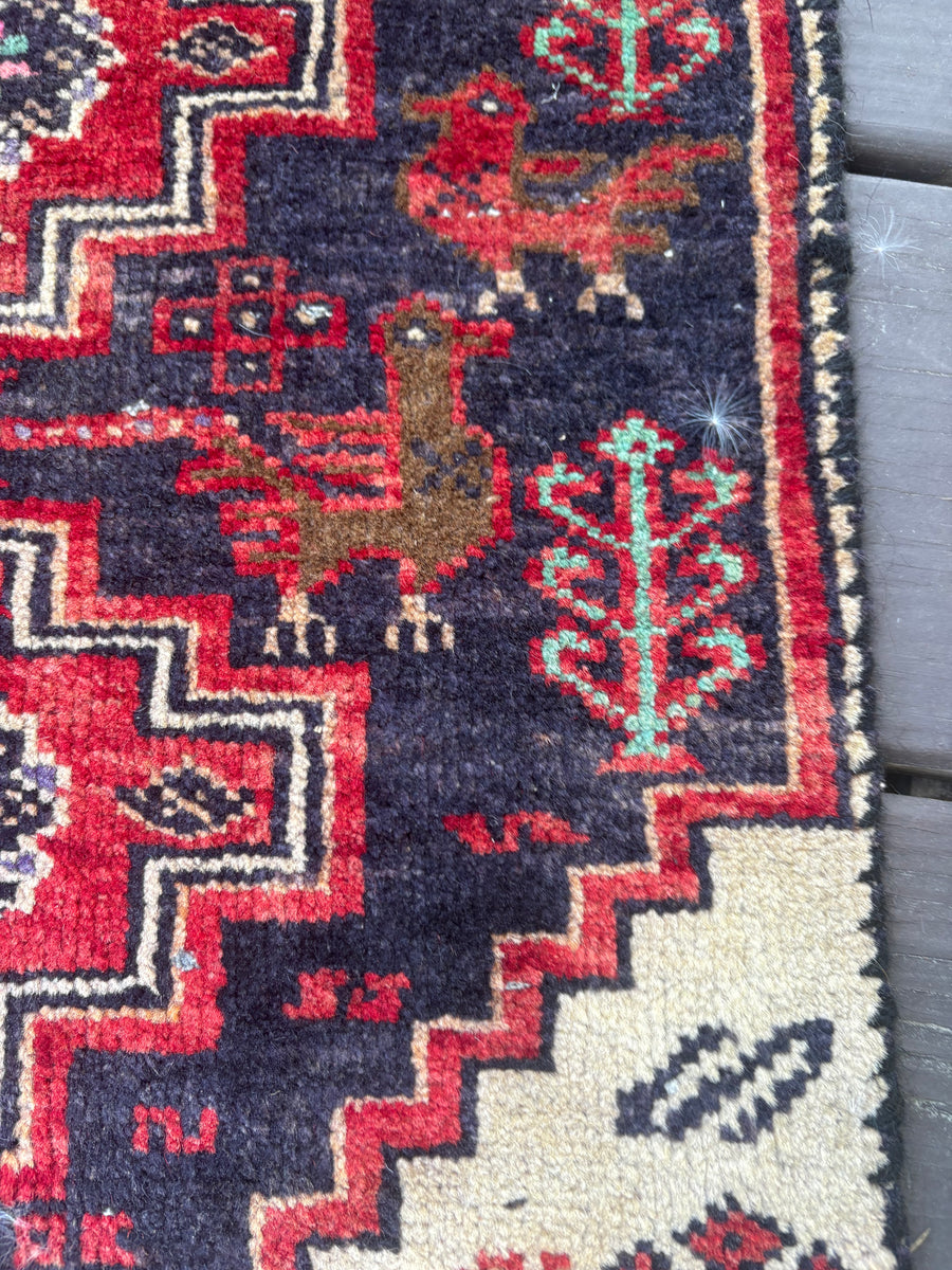 Henny Penny 1’4x2’7 – House of Tocumen Rugs